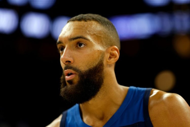 French center Rudy Gobert of the Minnesota Timberwolves was fined $100,000 by the NBA for criticizing officials and making a payoff gesture to a referee. ©AFP