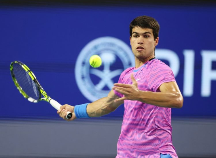 Carlos Alcaraz beat Gael Monfils of France in the third round of the Miami Open on Monday. . ©AFP