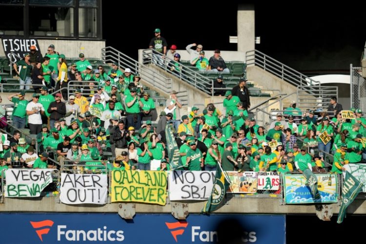 Oakland Athletics fans protest during a game against Tampa Bay Rays at the Oakland Coliseum on June 13, 2023.. ©AFP