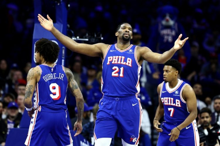 Joel Embiid returned from injury to inspire Philadelphia to an upset defeat of the Oklahoma City Thunder. ©AFP