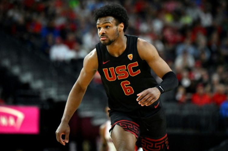 Bronny James in action for the USC Trojans against Arizona in March. ©AFP