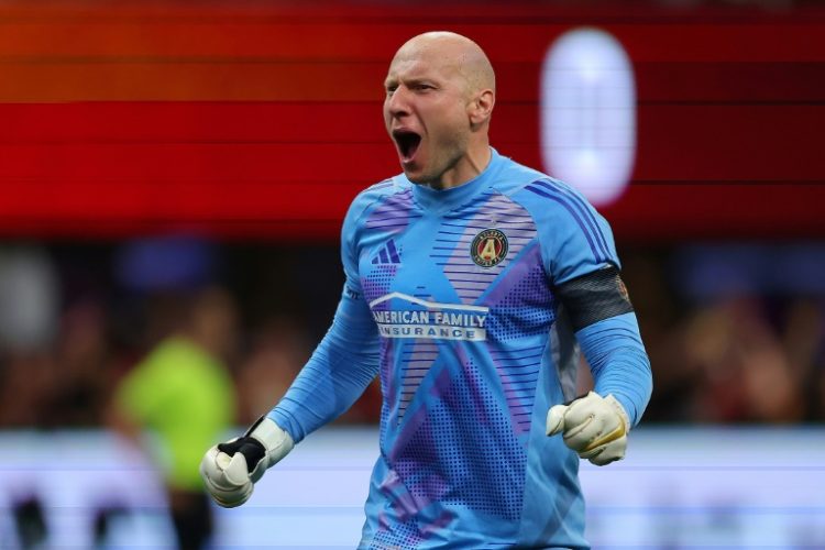 Former USA and Premier Legue goalkeeper Brad Guzan was sent off in Atlanta United's 1-0 home defeat to LAFC on Saturday.. ©AFP