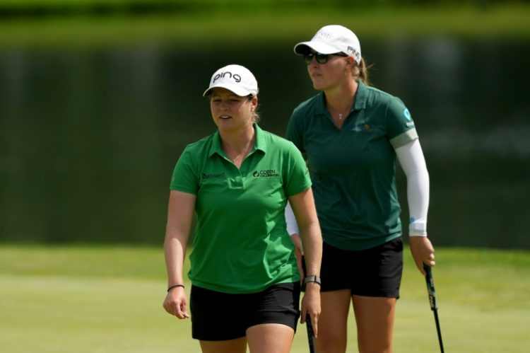 Americans Ally Ewing, left, and Jennifer Kupcho, right, seized a one-stroke lead after the third round of the LPGA Great Lakes Bay Invitational pairs event. ©AFP