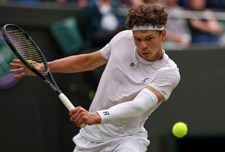 Ben Shelton beat Denis Shapovalov at Wimbledon on Saturday. ©AFP