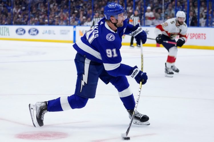 Steven Stamkos, who won two Stanley Cup titles in 16 NHL seasons with the Tampa Bay Lightning, has signed a four-year free agent deal worth $32 million with the Nashville Predators. ©AFP