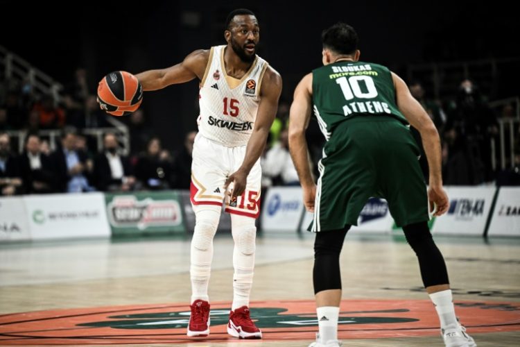 Kemba Walker, at center playing for AS Monaco, announced his retirement, ending a career that includes 12 NBA seasons. ©AFP