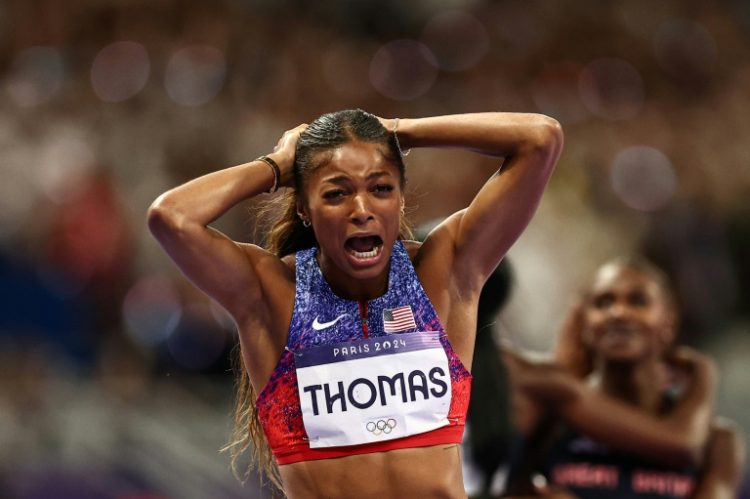 American Gabby Thomas celebrates winning the women's 200m. ©AFP