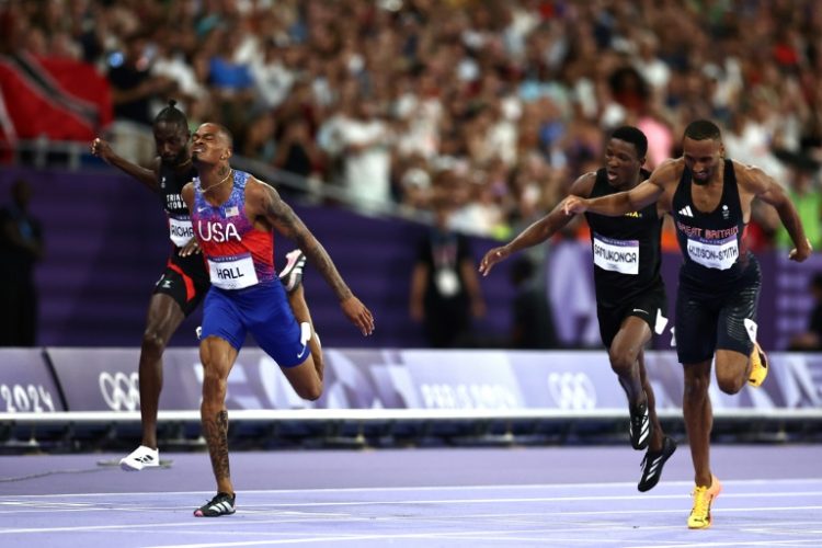 Quincy Hall lunged at the line to deny Matthew Hudson-Smith the Olympic 400m gold medal. ©AFP