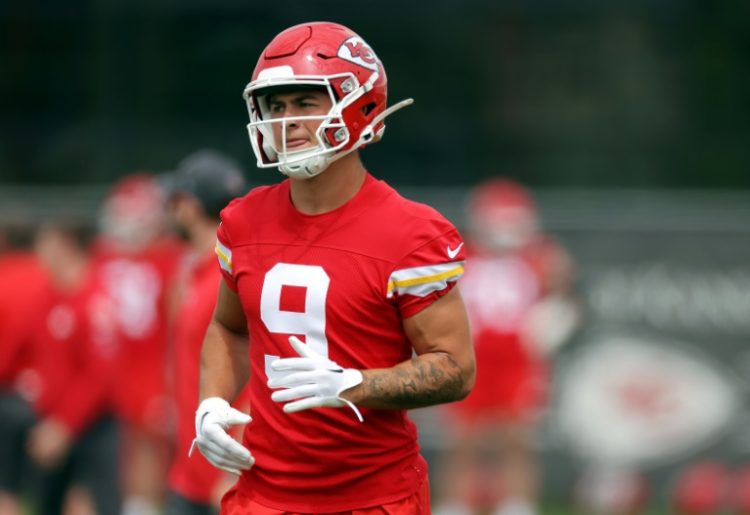 Louis Rees-Zammit will have to wait to play in the NFL after failing to make Kansas City Chiefs' 53-man playing squad. ©AFP