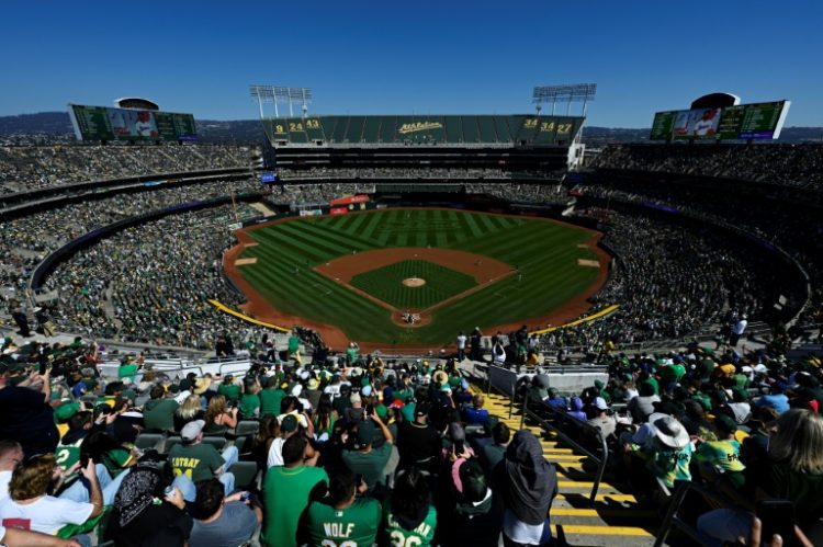 Fans pack the Oakland Coliseum for Thursday's final home game of the Oakland Athletics before the team leaves the Bay Area. ©AFP