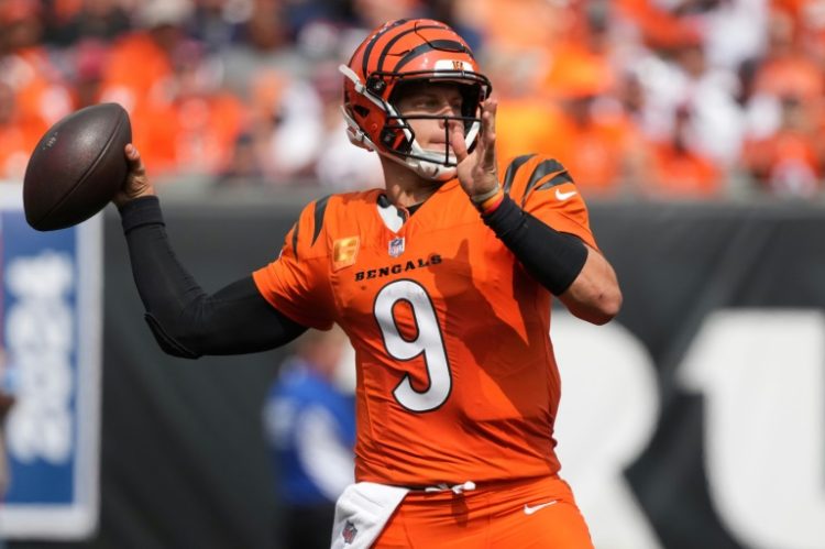 Cincinnati quarterback Joe Burrow unleashes a throw during the Bengals' NFL loss to New England. ©AFP