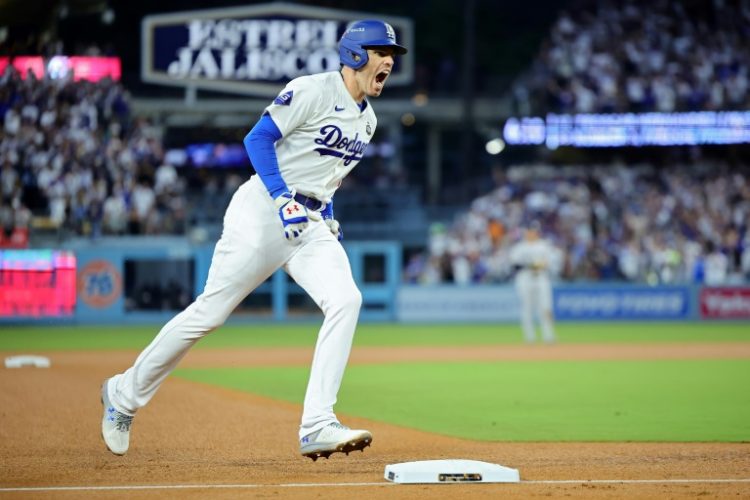 Freddie Freeman of the Los Angeles Dodgers rounds the bases after hitting a home run in the Dodgers' victory over the New York Yankees in game two of the World Series. ©AFP