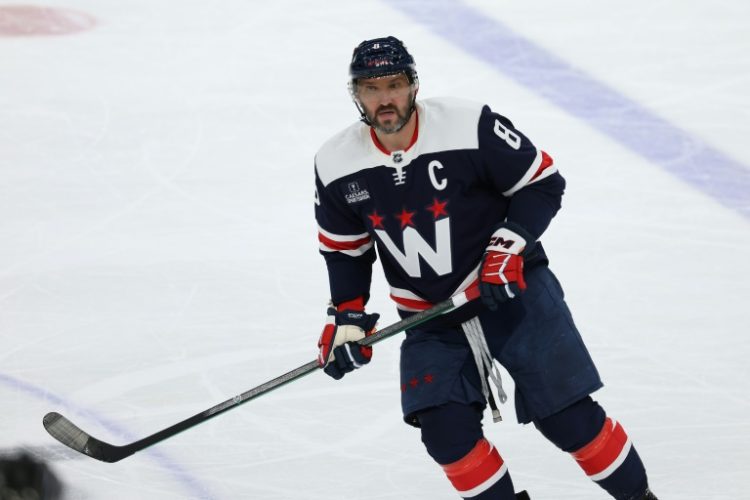 Alex Ovechkin of the Washington Capitals, only 27 goals shy of overtaking Wayne Gretzky's all-time NHL goals record, will miss four to six weeks with a broken left leg, the team announced. ©AFP