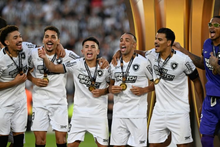 Botafogo players celebrate after winning the Copa Libertadores final over fellow Brazilian club Atletico Mineiro. ©AFP