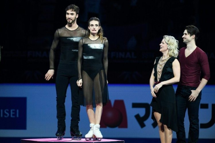 France's Gabriella Papadakis (2nd L) jokes with Guillaume Cizeron (L), and US pair Madison Hubbell and Zachary Donohue (R) at the ISU Grand Prix Final 2019 in Turin. ©AFP